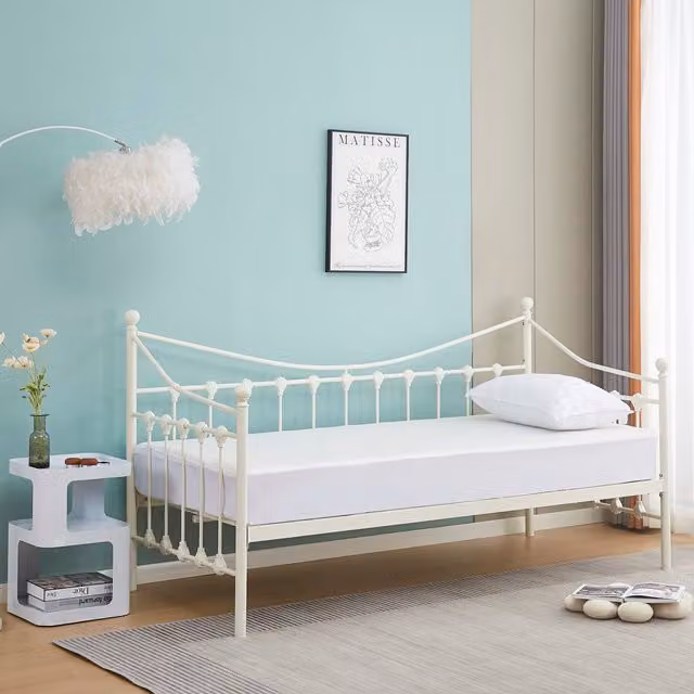 Kosy Koala White Metal Daybed with Underbed Trundle and 1 Mattress
