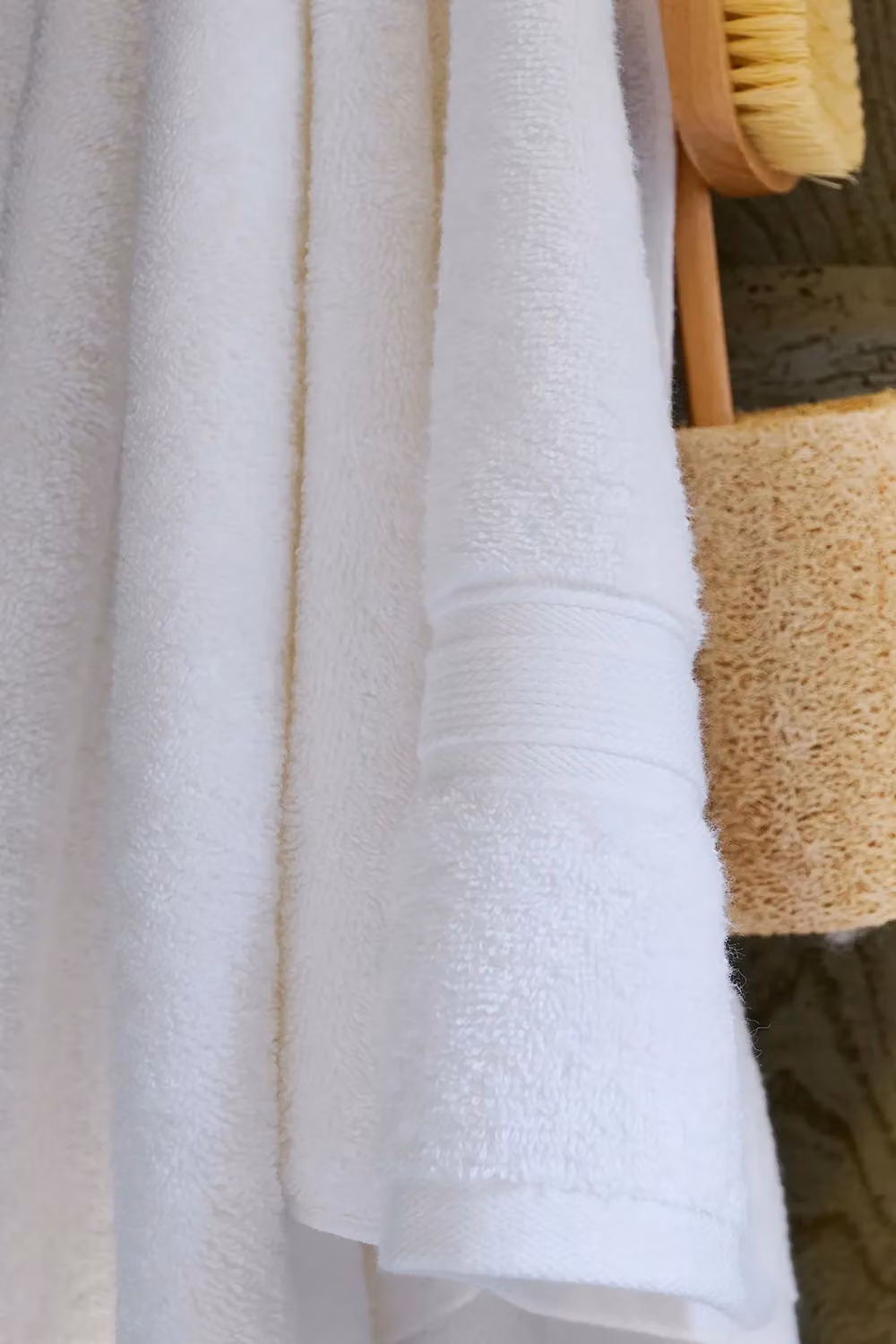CHRISTY Serene 8 Piece Combed Cotton Towel Bale in White – 3