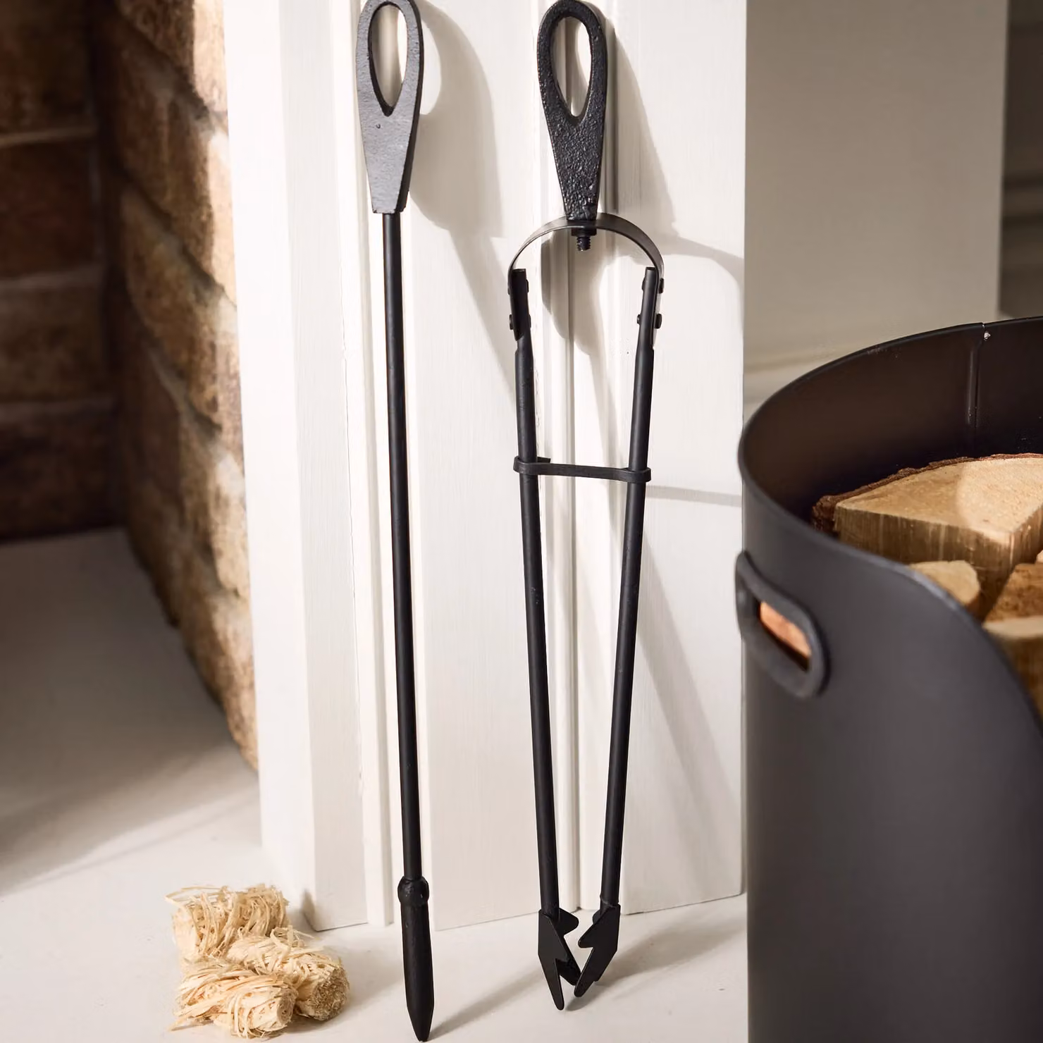 Dibor Country Fireside Log Storage and Kindling Bucket with Poker and Tongs in Black – 2
