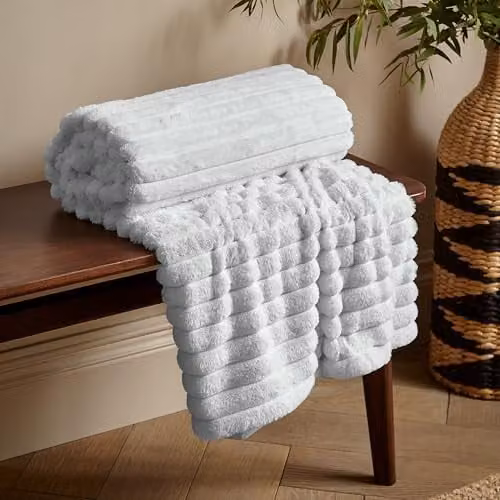Catherine Lansfield Grey Cosy Ribbed Faux Fur Soft Throw, W: 130 cm, L: 170 cm – 1