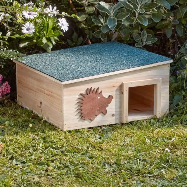 mysmartbuy Hedgehog Home FSC Wood Wildlife Shelter with Felt Roof in Brown and Sand
