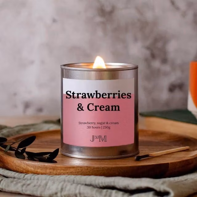 JAAM Strawberries and Cream Crackle Wick Tabletop Candle in Silver – 1