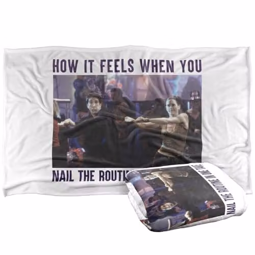 Warner Bros. Friends Nail The Routine Super Soft Silky Touch Fleece Throw Blanket, Multicolour, W: 91.44 cm x D: 147 cm