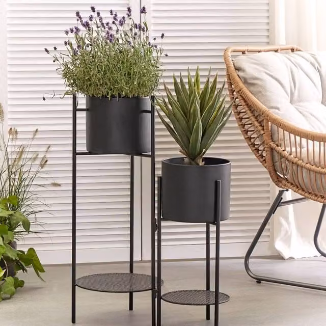 Wyld and Coco Matt Black Metal Minimalist Indoor Plant Stand