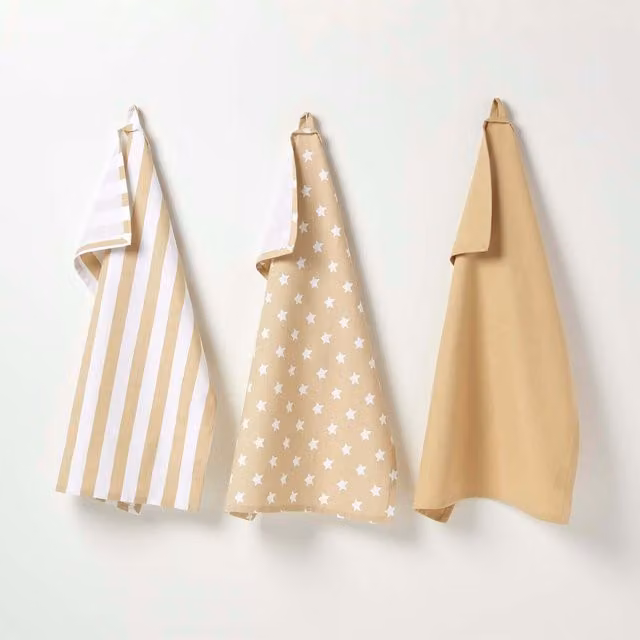 Homescapes Set of Three Scandinavian Star Pattern Cotton Tea Towels in Beige and Brown
