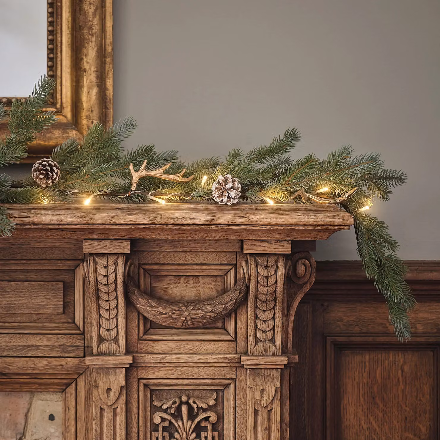 1.5m Pre Lit Antler and Pinecone Christmas Garland in Green