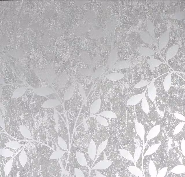 Graham & Brown Milan Trail Floral Botanical Wallpaper in Gold and Silver, Width: 52 cm