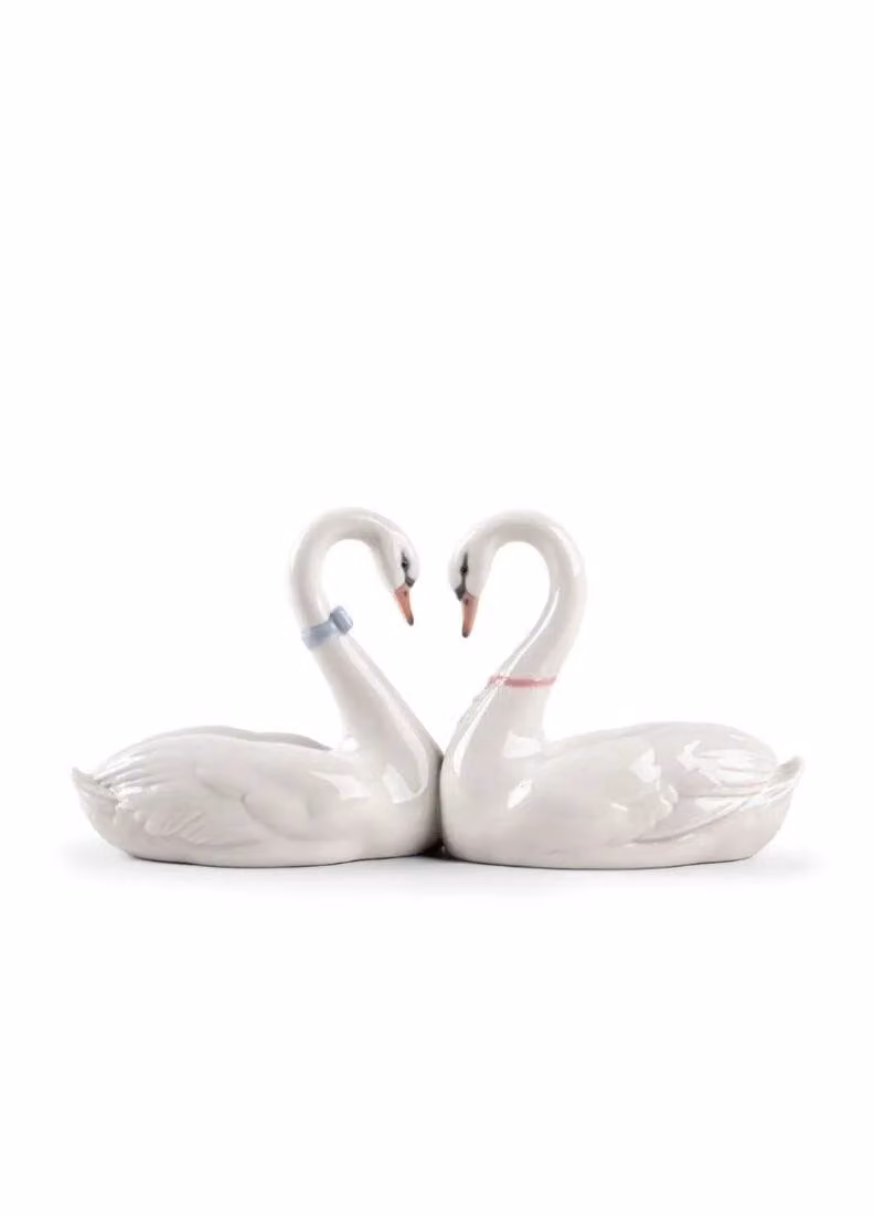 Lladró Endless Love White Porcelain Heart Cake Topper