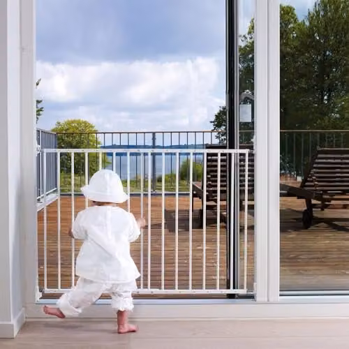 Safetots White Metal Extending Stair and Door Gate, Width: 62.5 cm - 106.8 cm – 3