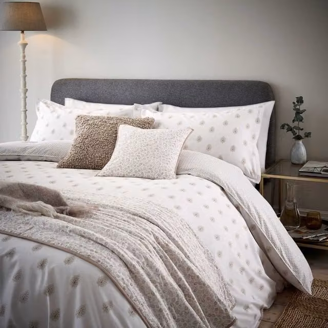 Murmur Remy Reversible Floral Linen and Cotton Duvet Cover and Pillowcase Set, White, W: 200 cm, H: 220 cm – 1