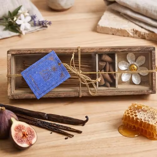Homescapes Zen Incense Gift Set with Vanilla Fig and Honeycomb Scents, Mango Wood Case and Metal Holder in Blue and Brown – 2