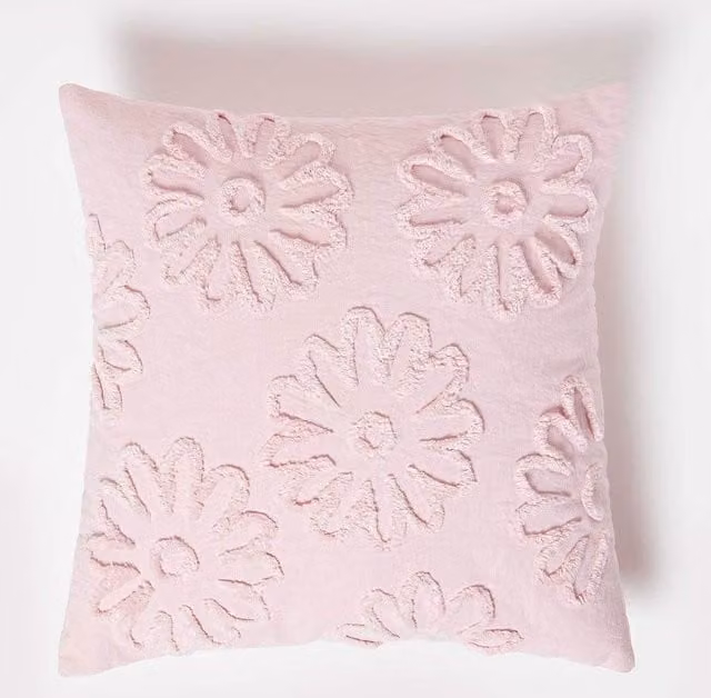 Homescapes Floral Daisy Tufted Cotton Cushion in Purple and Pink, W/D/H: 45 x 45 x 45 cm