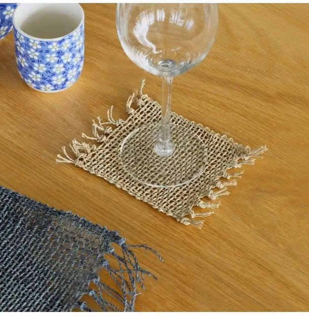 KDMD Set of 4 Handwoven Natural Seagrass Fringe Coasters in Brown and Beige, W/D/H: 15.0 x 11.0 x 11.0 cm – 1