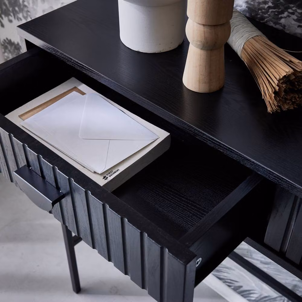 sweeek Modern Black Wood Console Table with 2 Drawers and Geometric Grooved Decor, W: 100 cm, H: 79.5 cm, D: 29 cm – 2