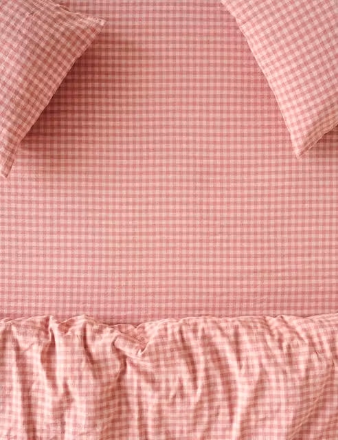 Piglet In Bed Pink Gingham Linen Blend Fitted Sheet, W/D/H: 180 x 200 cm