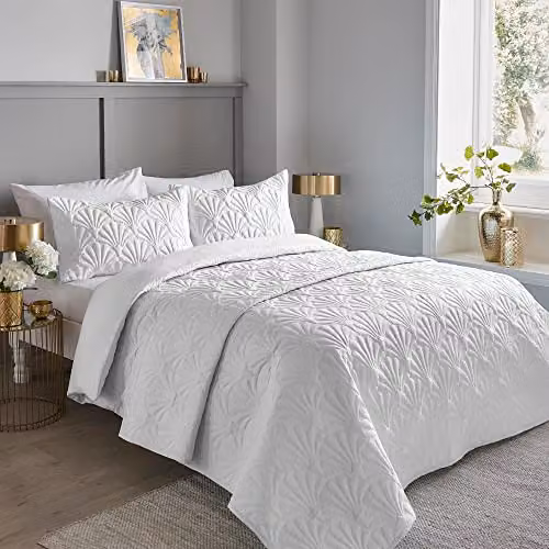 Serene White Microfibre Duvet Cover and Pillowcase Set, W/D/H: 135 x 200 cm
