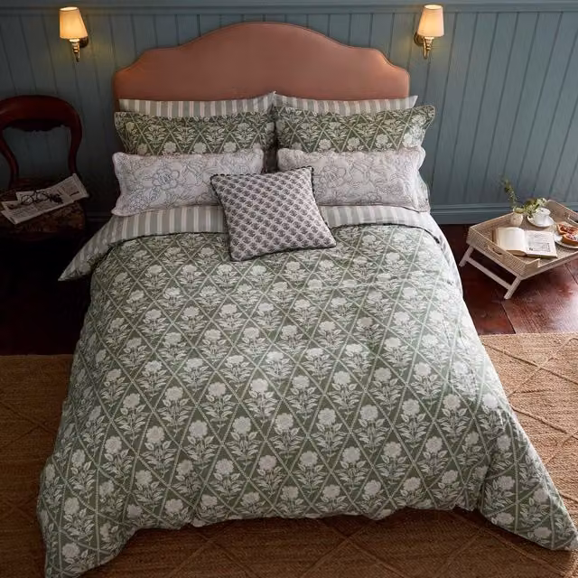 Joules Juliette Stamp Kingsize Reversible Floral Cotton Percale Duvet Cover and Pillowcase Set, Green and Pink, W: 260 cm, H: 240 cm – 1