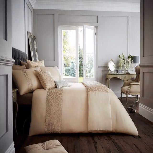 Smart Living Premium Venice Duvet Cover and Pillowcases in Beige/Sand, W/D/H: 200 x 200 cm and 50 x 75 cm