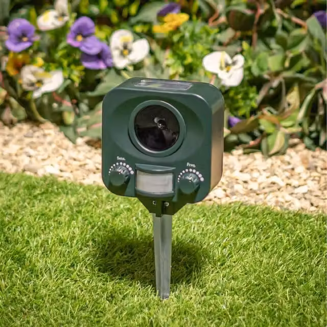 Pestbye Solar Powered Waterproof Ultrasonic Cat Repellent and Scarer, Green
