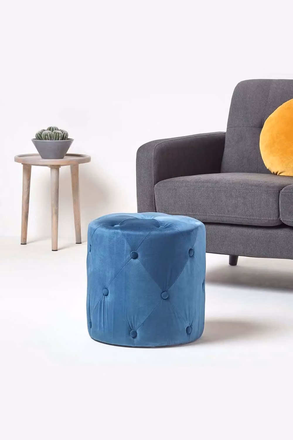 Homescapes Windsor Velvet Footstool in Blue, W/D/H: 40 x 40 x 40 cm – 2