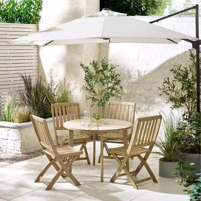 FurnitureboxUK Tari Round Acacia Wood Outdoor Dining Set with 4 Hamburg Wooden Chairs in Brown