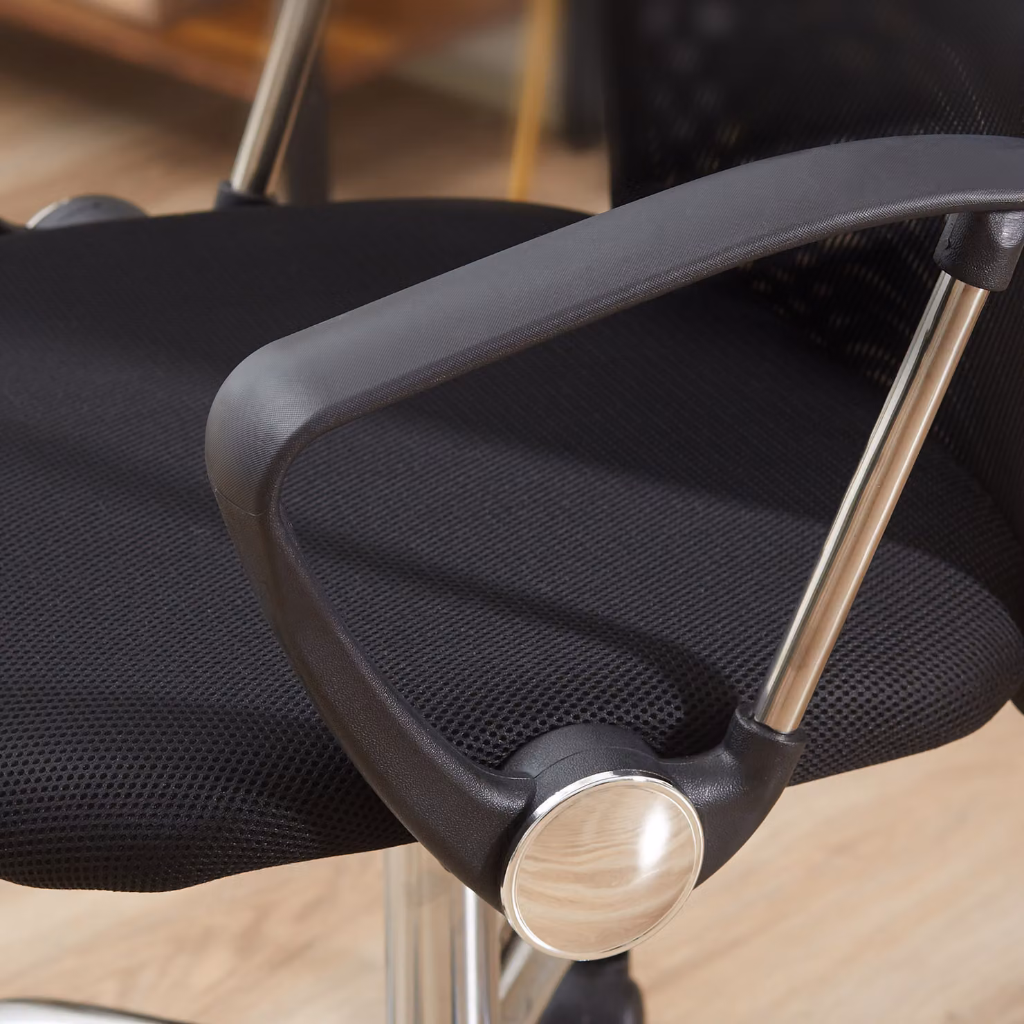 HOMCOM Ergonomic Black Mesh Office Chair with Adjustable Height, Tilt Function and Swivel Base – 6