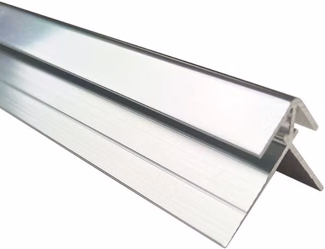 Wetwall Aluminium Bathroom Alloy Panel 4mm External Corner in Polished Silver, 2440mm