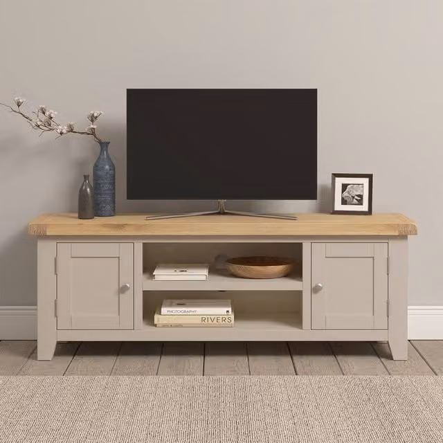 Seconique Windsor Straight TV Unit in Beige and Oak Wood – 1