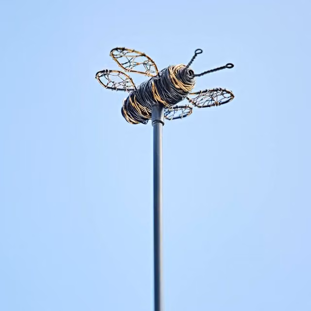 Paper High Metal Bee Garden Stake in Black and Gold