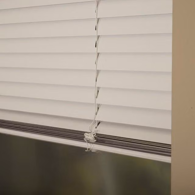 Premier Vela Made To Measure 25mm Aluminium Venetian Blind in White