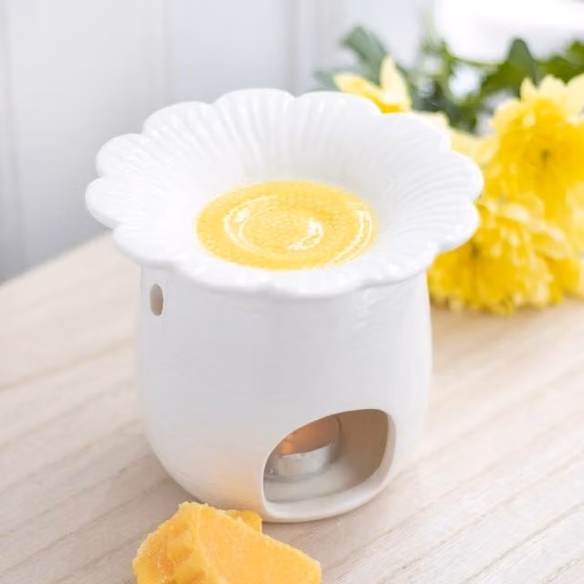 Kingsbury Gifts Ceramic Daisy Shaped White Tabletop Tealight Oil Burner