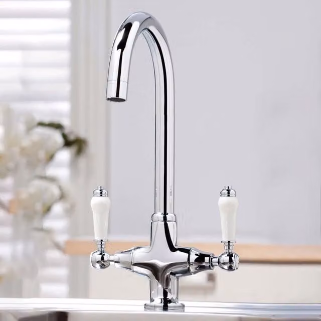 Nes Home Traditional Brass Kitchen Sink Mixer Mono Tap in Chrome Silver, W/D/H: 17.5 x 18.5 x 22.8 cm