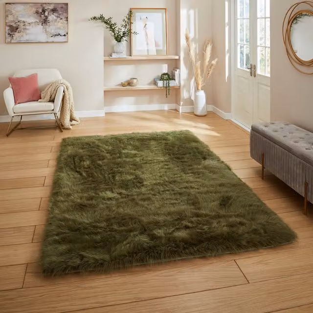 Terrys Hand Tufted Rectangular Shaggy Rug in Green