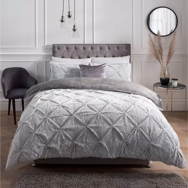 Smart Living Wholesale Ltd. Grey Rouched Faux Fur Fleece Duvet Cover and Pillowcases Set, W: 180 cm, L: 200 cm