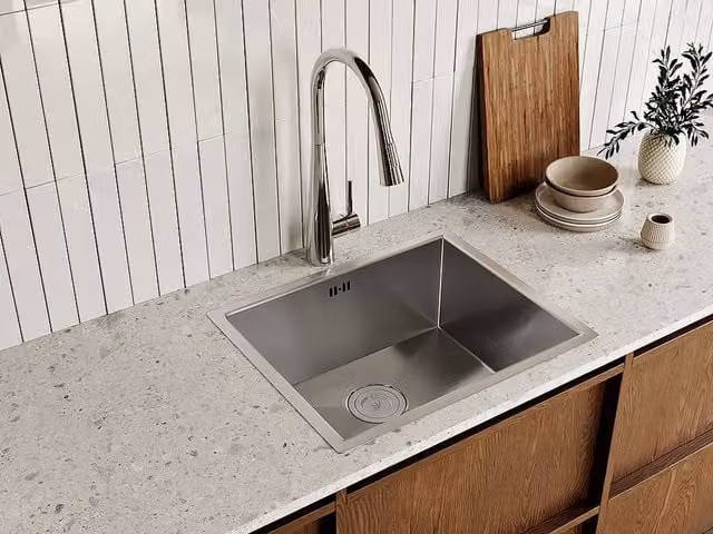 RONA Stainless Steel Kitchen Tap with Pull-Out Spray and Swivel Spout in Chrome Silver