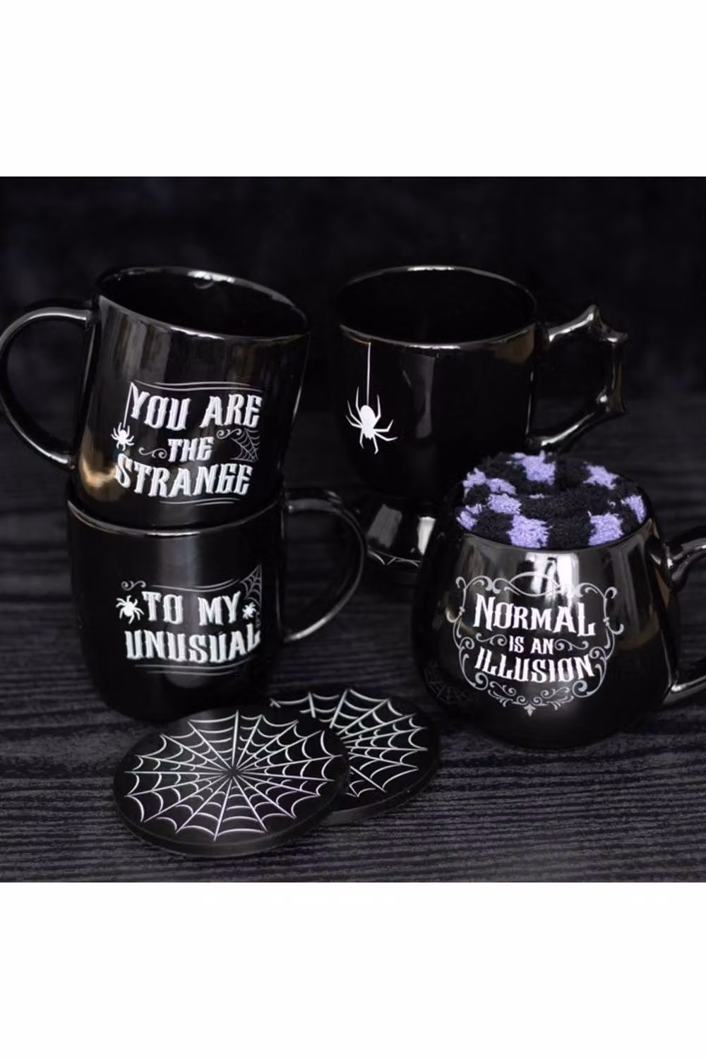 KDMD Strange & Unusual Couples Mug Set in Black – 3