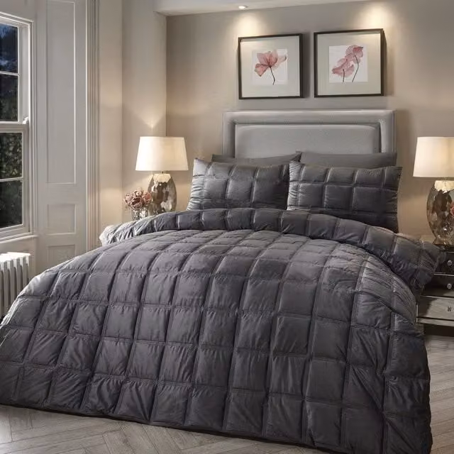 Soiree Brighton Square Soft Velvet Box Stitched Duvet Cover Set in Grey, W/H: 140 x 200 cm