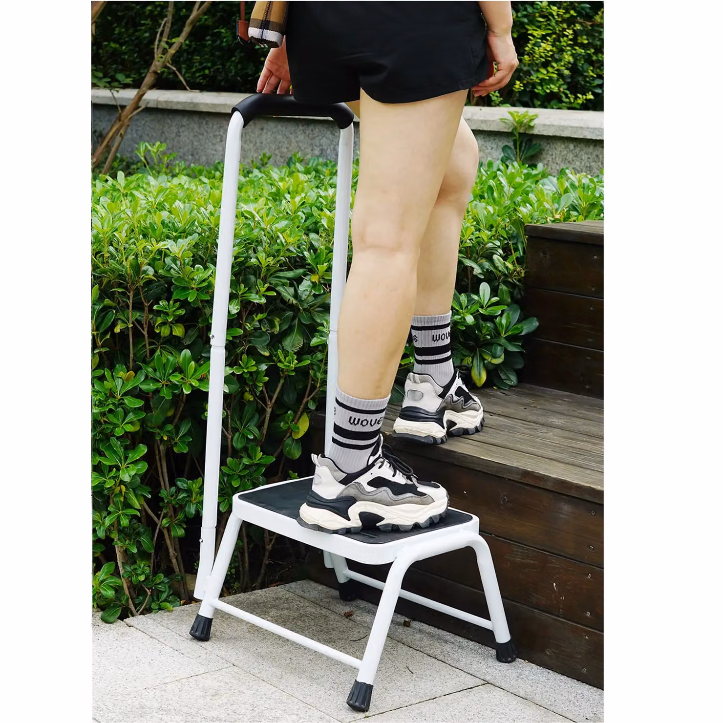 Gr8 Home Single Step Caravan Stool with Safety Handrail in White – 4