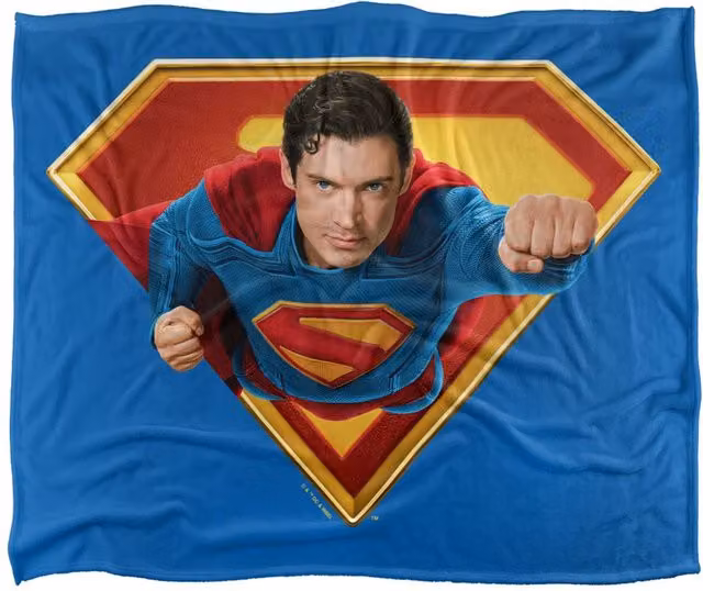 Warner Bros. Superman 2025 Flying Over S-Shield Super Soft Fleece Throw Blanket, Multicolour – 5