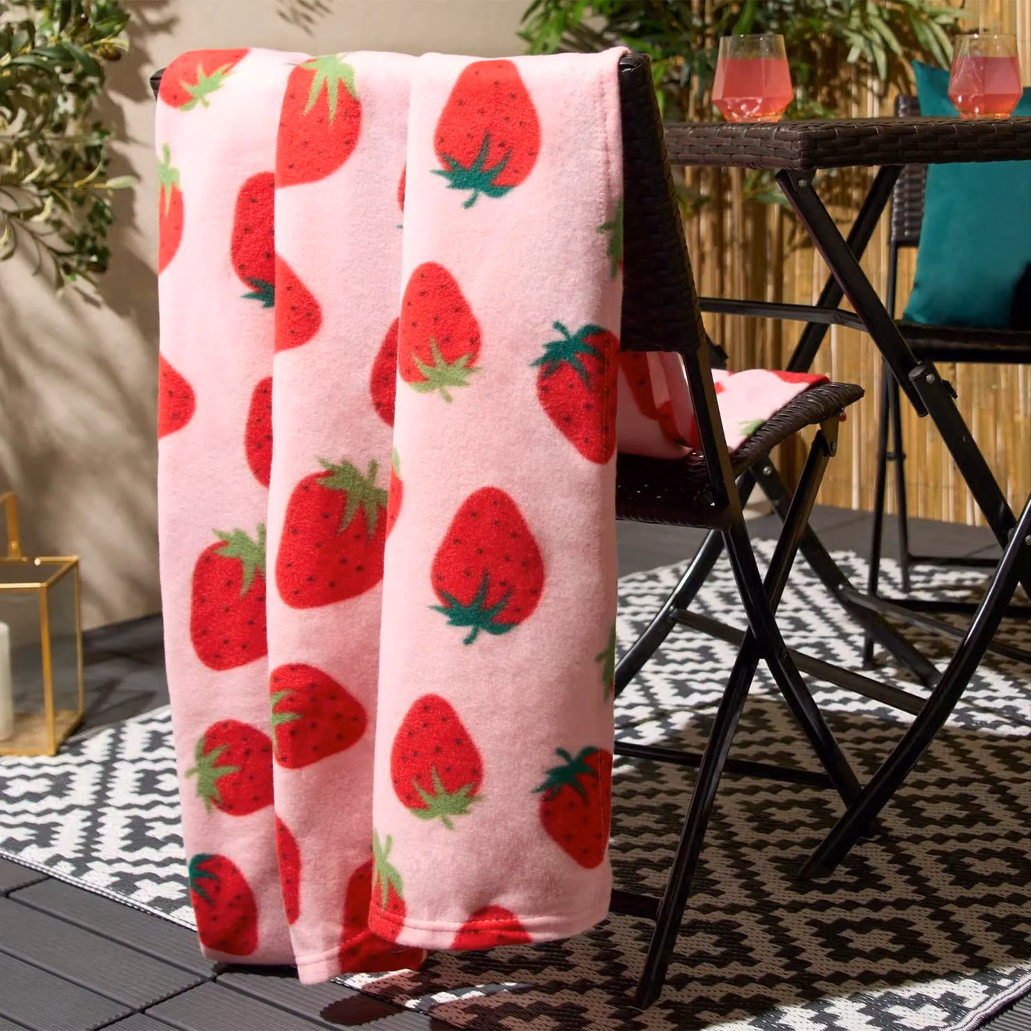 OHS Wholesale Strawberry Floral Fleece Blanket Throw Joblot, Light Pink, W/D/H: 120 x 150 cm – 5