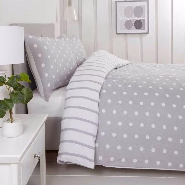 Rapport Home Microfibre Dotted Duvet Set with Pillowcases in Blue, White and Grey, W/D/H: 180 x 200 cm and 50 x 75 cm