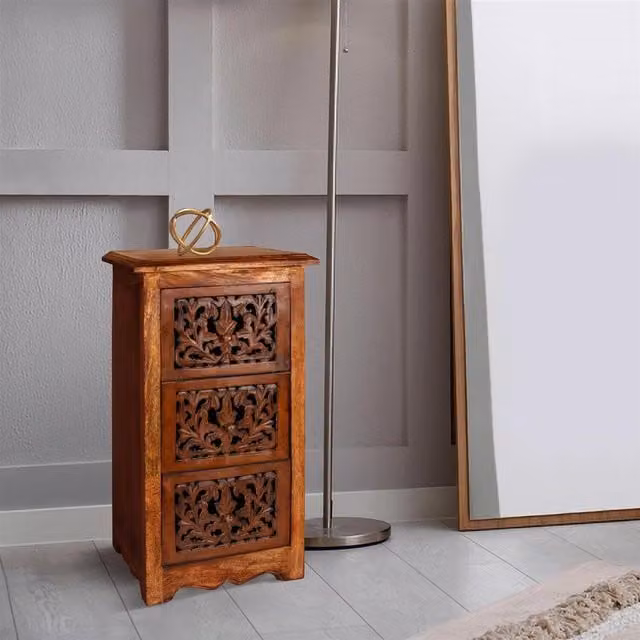 Topfurnishing Classic Floral Carved Mango Wood Bedside Cabinet in Brown