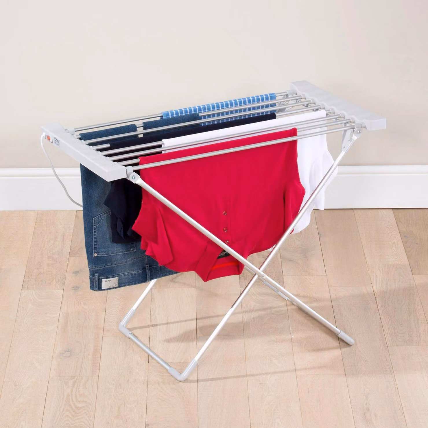 Daewoo Compact Foldable Heated Clothes Airer in Silver with 10kg Maximum Load – 3