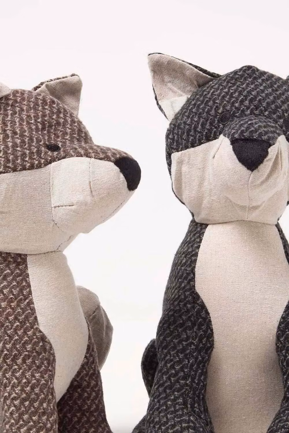 Homescapes Textured Fox Door Stops, Set of 2 in Grey and Brown – 3