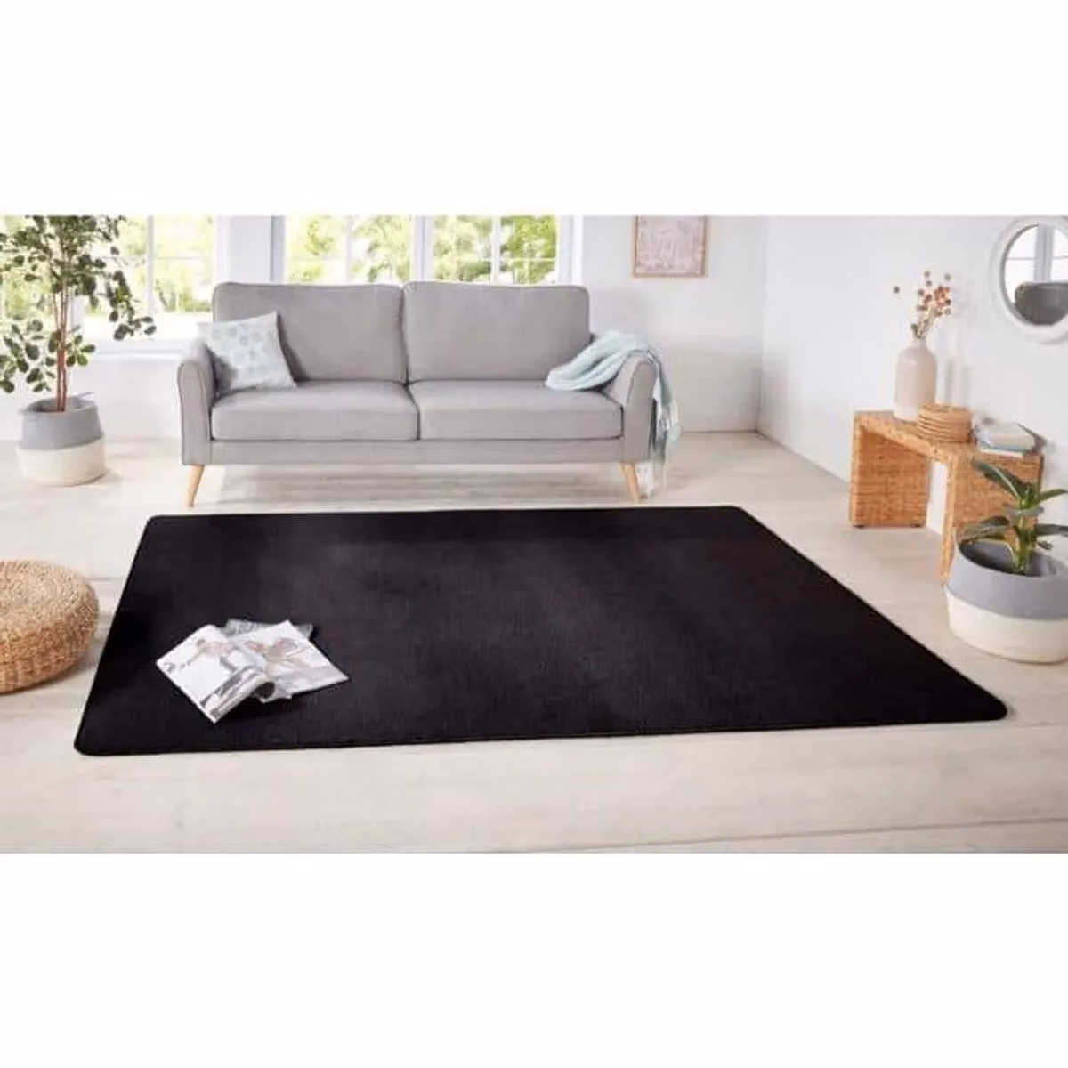 THE RUGS Plain Design Polypropylene Rug in Black, W: 300 cm, D: 200 cm, Pile Height: 0.85 cm – 5