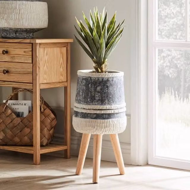 Wyld and Coco Tall Round Fibre-Clay Planter in Grey and Beige with Beechwood Base, H: 57.0 cm, W: 27.0 cm – 1