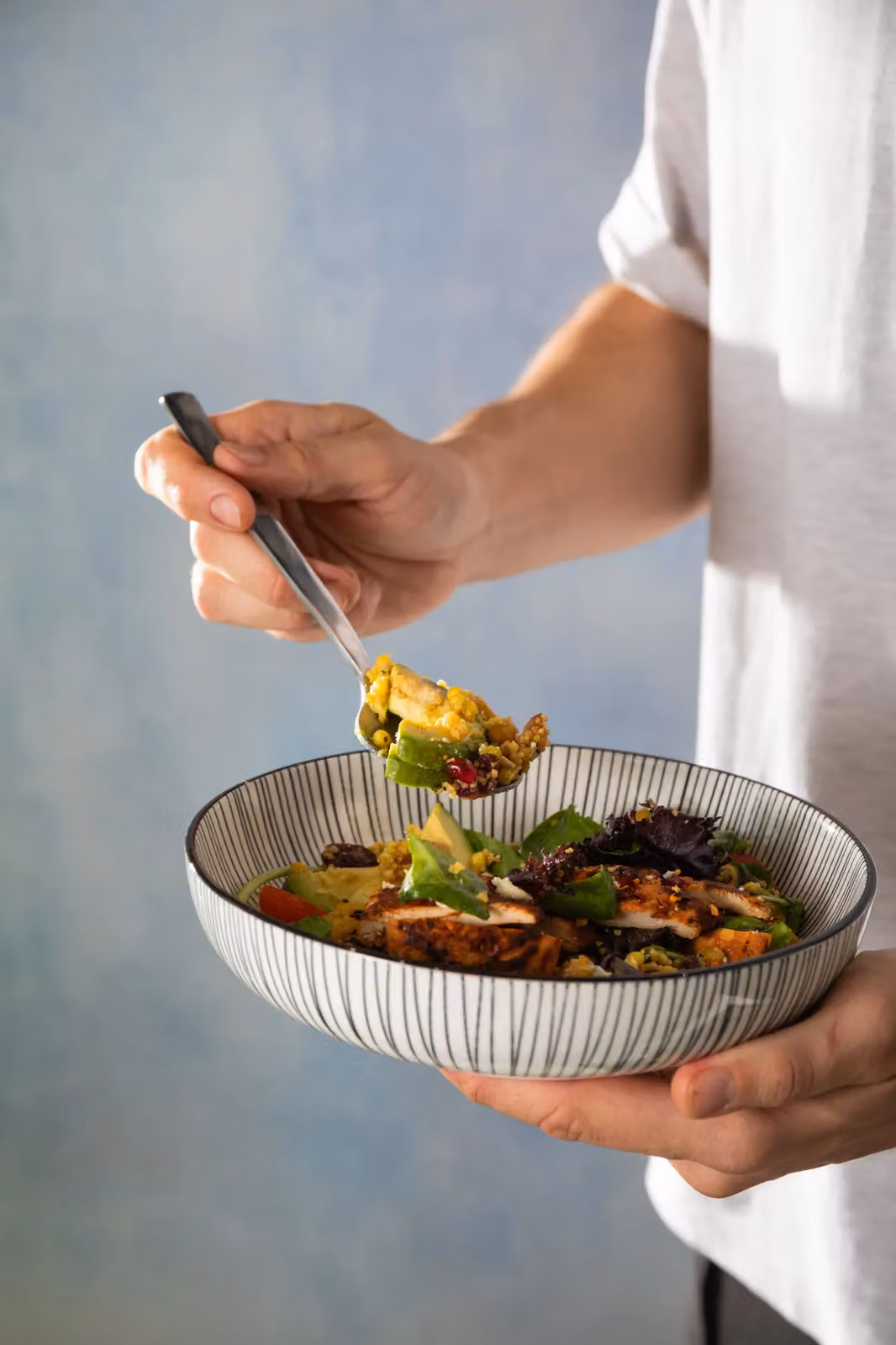 Mikasa Glazed Stoneware Coupe Pasta Bowl in Green Geometric and Black, 21 cm – 3
