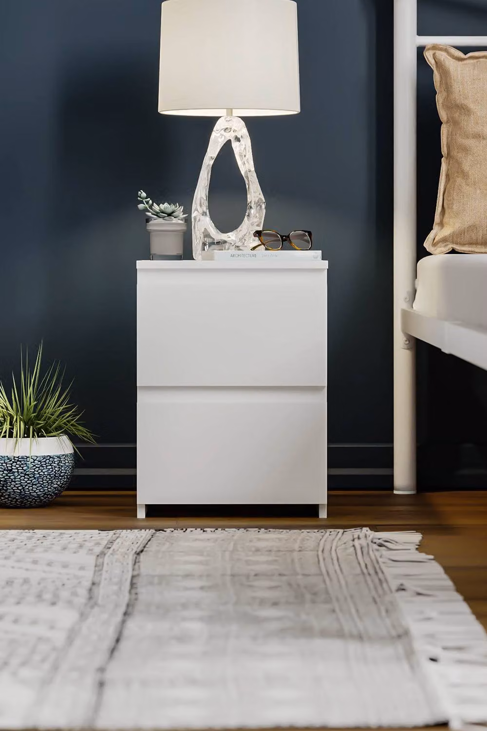 HD Designs Denver 2 Drawer Bedside Chest in White, W/D/H: 40.0 x 29.5 x 29.5 cm – 3