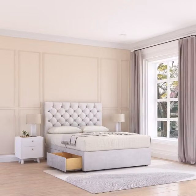 Sloomy Mayfair Plush Velvet Memory Foam Bed Set with 4 Drawers, Mattress and Headboard in Silver, Size: 140 x 200 cm