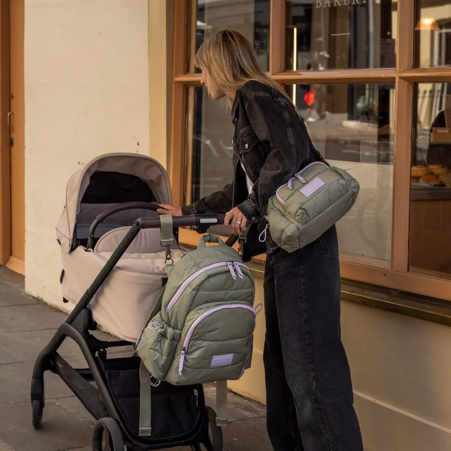 Avery Row Pram Organiser Bag in Green – 6